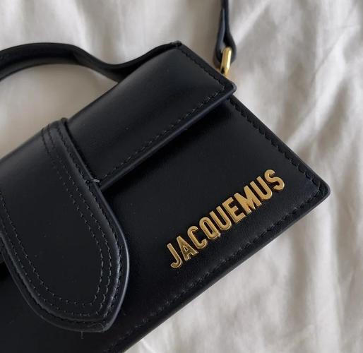 Jacquemus Le Grand Bambino 包体细节
