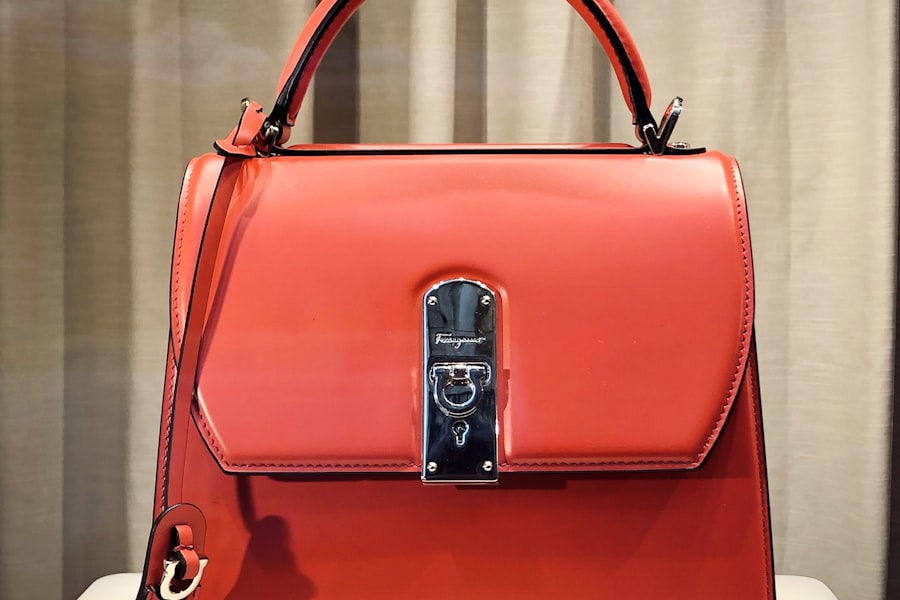 手工马鞍缝与机缝：你的包用的是哪一种