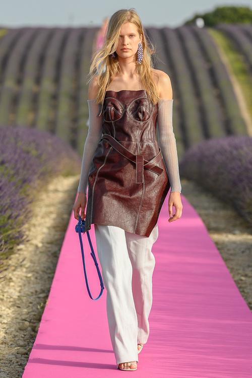 Jacquemus 薰衣草田秀现场