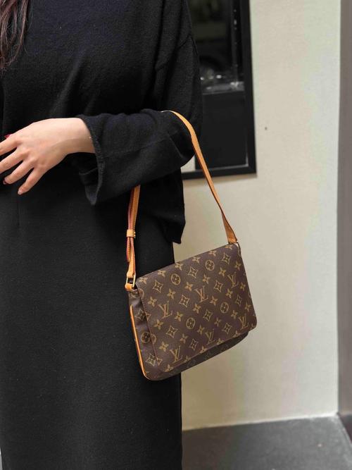 中古包 闲鱼 Vestiaire