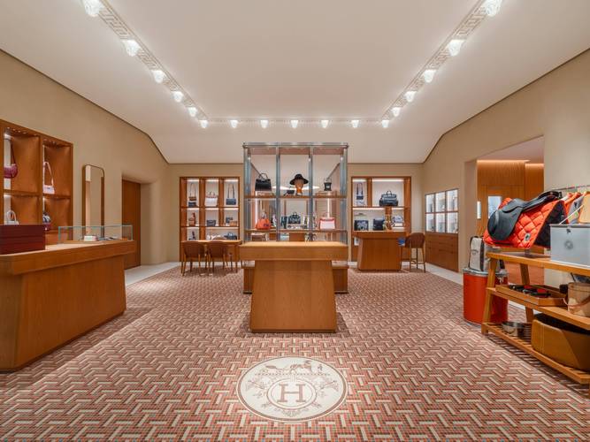 爱马仕橱窗与皮具陈列