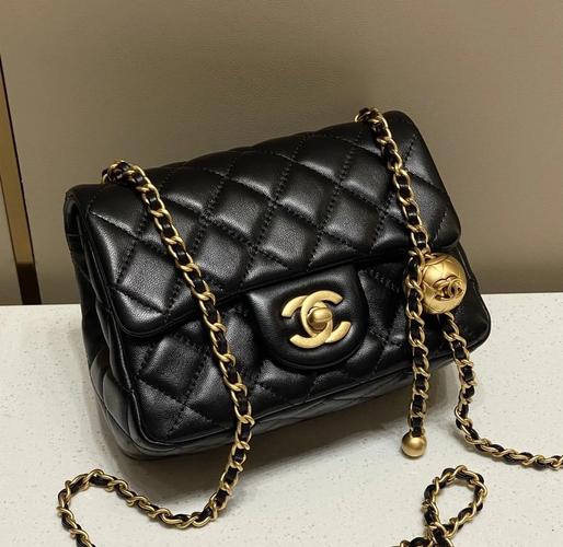 香奈儿翻盖包经典双C锁扣